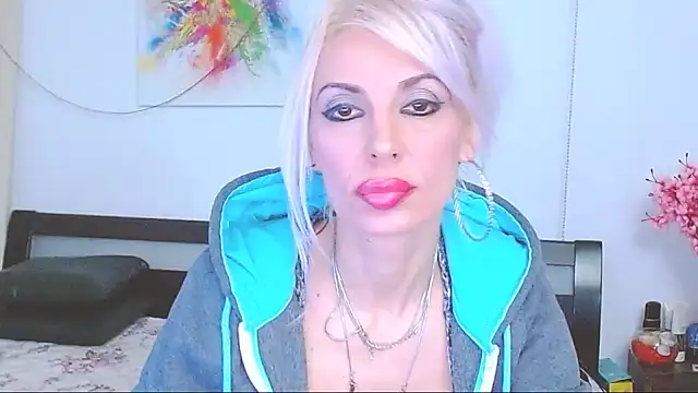 HoneyLara online show from February 2025 06:40:02 PM
