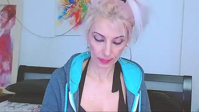 HoneyLara online show from February 2025 05:40:02 AM