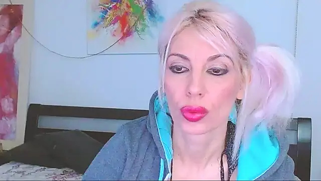 HoneyLara online show from February 2025 10:32:02 PM