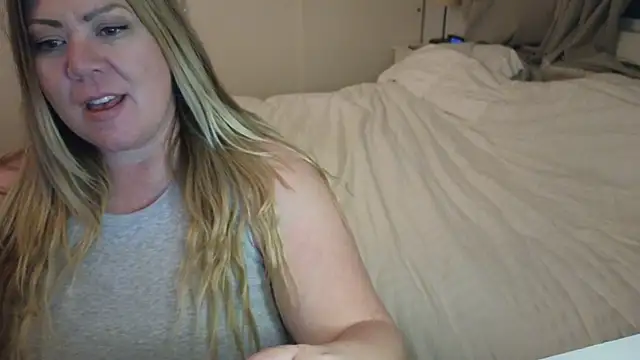 JESS LOVES online show from January 2025 04:15:01 AM