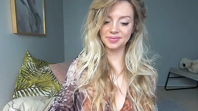 BelieveinEmliy online show from January 2025 09:22:01 AM