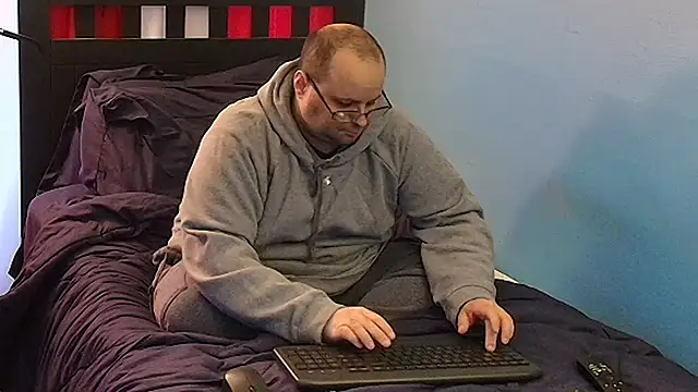 Snapshot of lefty15242 chatting on February 2025 04:46:01 PM lefty15242 online show from February 2025 04:46:01 PM