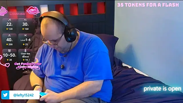 lefty15242 online show from November 2025 05:43:02 AM