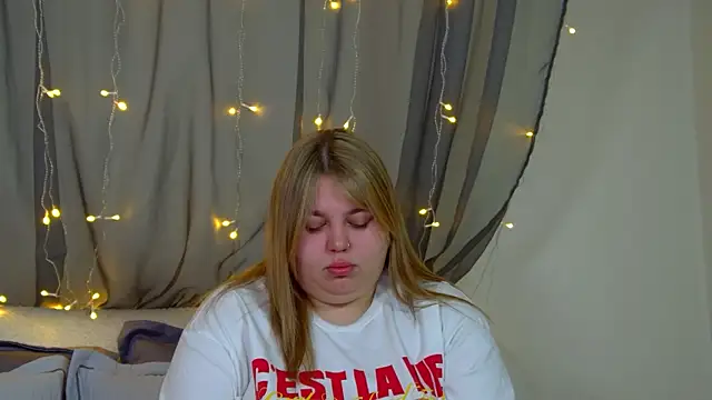 LillianKim online show from November 2025 06:30:01 AM