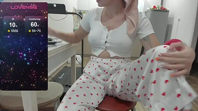 Snapshot of 92yourbitch922 chatting on December 2025 07:53:02 PM 92yourbitch922 online show from December 2025 07:53:02 PM