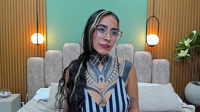Snapshot of NicoleBlum chatting on February 2025 11:43:01 PM NicoleBlum online show from February 2025 11:43:01 PM