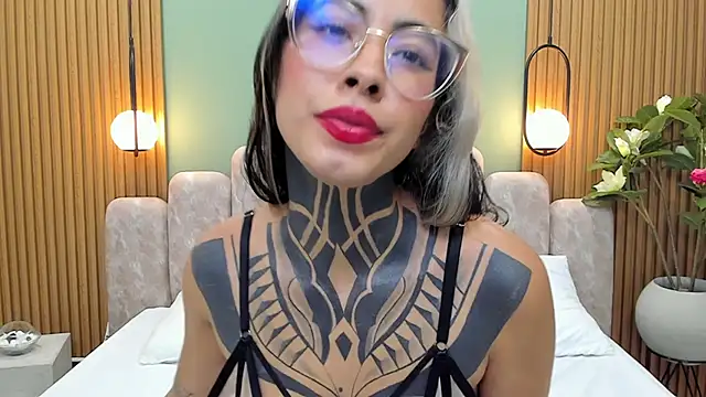 Snapshot of NicoleBlum chatting on March 2025 09:31:02 PM NicoleBlum online show from March 2025 09:31:02 PM