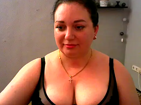 Snapshot of AmanaGi chatting on January 2025 12:47:02 PM AmanaGi online show from January 2025 12:47:02 PM