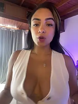 LEAH DOUUGLASS online show from February 2025 06:02:01 PM