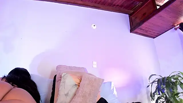 LEAH DOUUGLASS online show from February 2025 03:45:02 PM