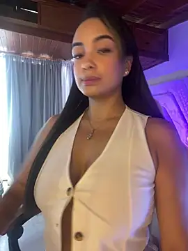 LEAH DOUUGLASS online show from March 2025 06:00:01 PM