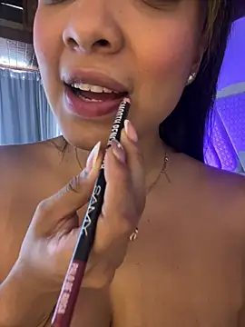 LEAH DOUUGLASS online show from March 2025 06:51:01 PM