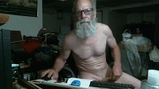 Snapshot of farmboy4yu chatting on July 2026 04:08:01 AM farmboy4yu online show from July 2026 04:08:01 AM