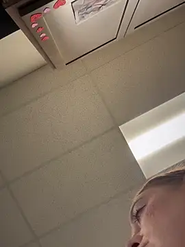 Snapshot of cinnatitties chatting on October 2025 06:45:02 PM cinnatitties online show from October 2025 06:45:02 PM