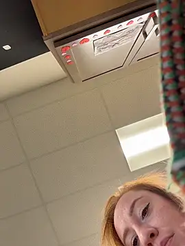 Snapshot of cinnatitties chatting on October 2025 06:31:01 PM cinnatitties online show from October 2025 06:31:01 PM