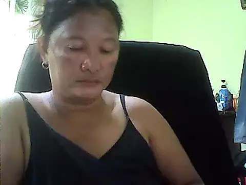 Snapshot of hott_scarlett chatting on January 2025 06:28:01 AM hott scarlett online show from January 2025 06:28:01 AM