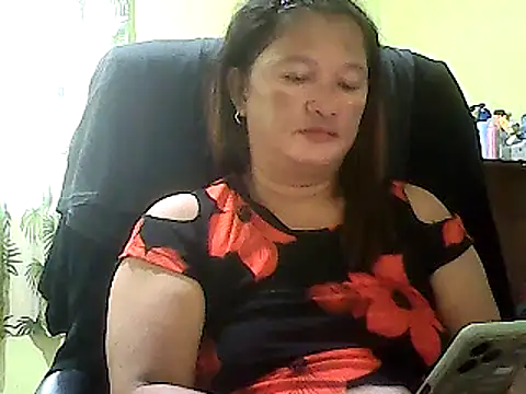 Snapshot of hott_scarlett chatting on February 2025 12:52:02 AM hott scarlett online show from February 2025 12:52:02 AM