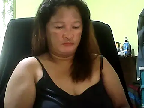 Snapshot of hott_scarlett chatting on February 2025 05:33:02 AM hott scarlett online show from February 2025 05:33:02 AM