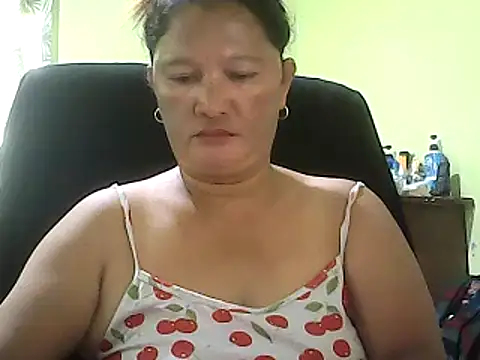 Snapshot of hott_scarlett chatting on March 2025 03:00:02 AM hott scarlett online show from March 2025 03:00:02 AM