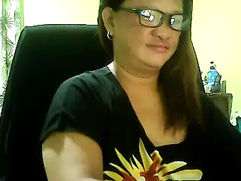 Snapshot of hott_scarlett chatting on March 2025 08:08:01 PM hott scarlett online show from March 2025 08:08:01 PM