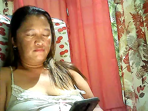 hott scarlett online show from April 2026 01:41:02 PM