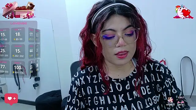 Snapshot of Catwhite_ chatting on February 2025 12:55:02 PM Catwhite online show from February 2025 12:55:02 PM