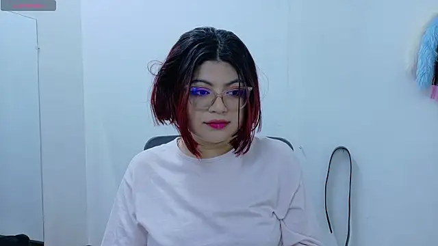 Snapshot of Catwhite_ chatting on March 2025 01:45:01 PM Catwhite online show from March 2025 01:45:01 PM