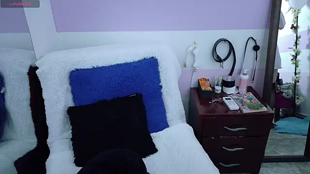 Snapshot of Catwhite_ chatting on October 2025 06:10:01 PM Catwhite online show from October 2025 06:10:01 PM