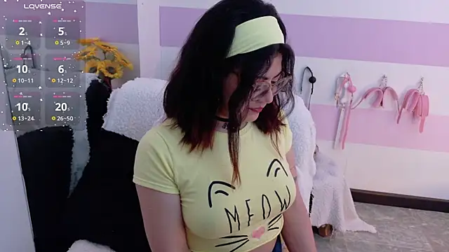 Catwhite  online show from May 2026 01:27:02 PM