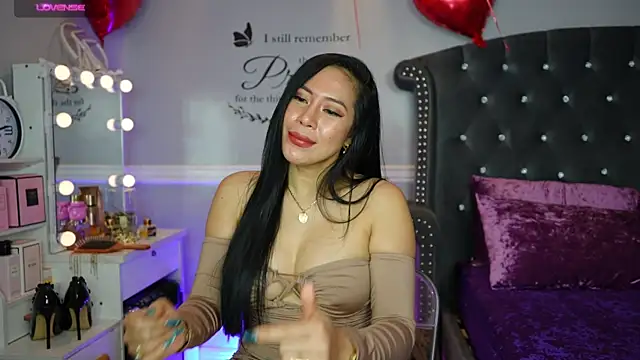 Snapshot of AsianSweetMilf chatting on January 2025 06:36:02 AM AsianSweetMilf online show from January 2025 06:36:02 AM