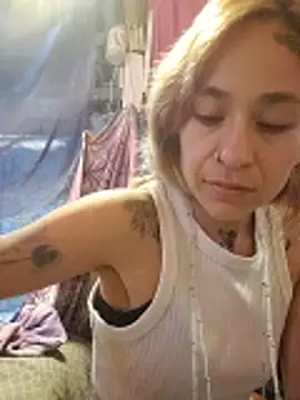 Snapshot of fablob23 chatting on June 2026 08:18:01 PM fablob23 online show from June 2026 08:18:01 PM