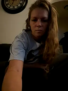 bustybunny25 online show from October 2025 03:44:01 PM