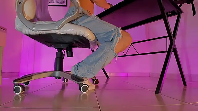 ArchieCollins online show from October 2025 03:02:02 AM