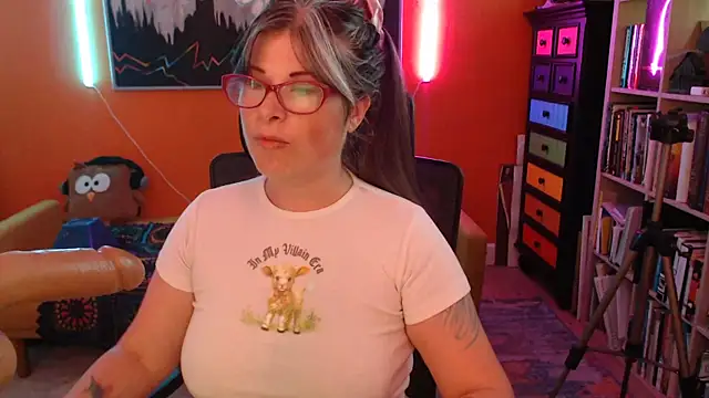 Snapshot of TheLenaAdams chatting on December 2025 11:09:01 PM TheLenaAdams online show from December 2025 11:09:01 PM