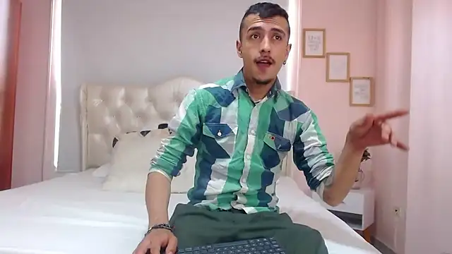 ryan maxy online show from January 2025 07:04:02 PM