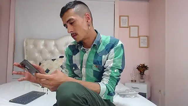 ryan maxy online show from January 2025 01:11:02 AM