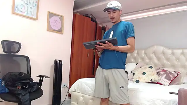 ryan maxy online show from February 2025 04:29:01 PM