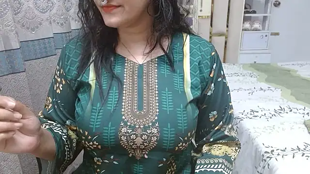 Lovelywife786 online show from November 2025 05:02:01 PM