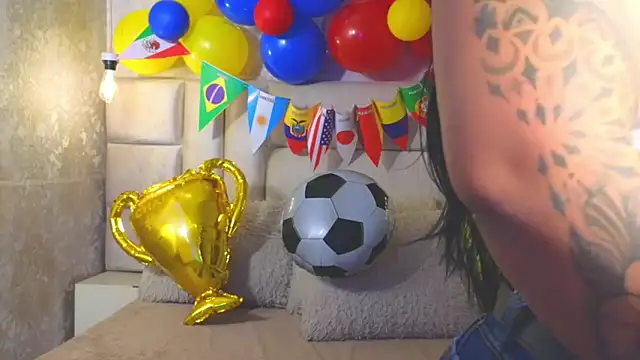 EmilyQueen3x online show from June 2026 03:04:02 PM