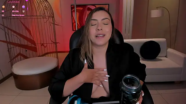 Snapshot of MartinnaBonnet chatting on December 2024 04:36:01 PM MartinnaBonnet online show from December 2024 04:36:01 PM