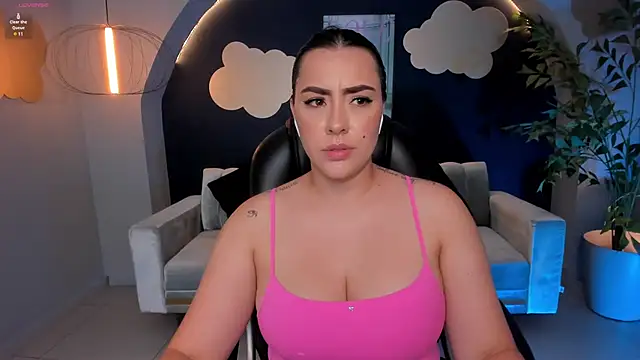 Snapshot of MartinnaBonnet chatting on January 2025 04:41:01 PM MartinnaBonnet online show from January 2025 04:41:01 PM