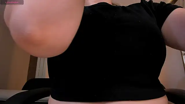 Snapshot of MartinnaBonnet chatting on February 2025 11:06:02 AM MartinnaBonnet online show from February 2025 11:06:02 AM