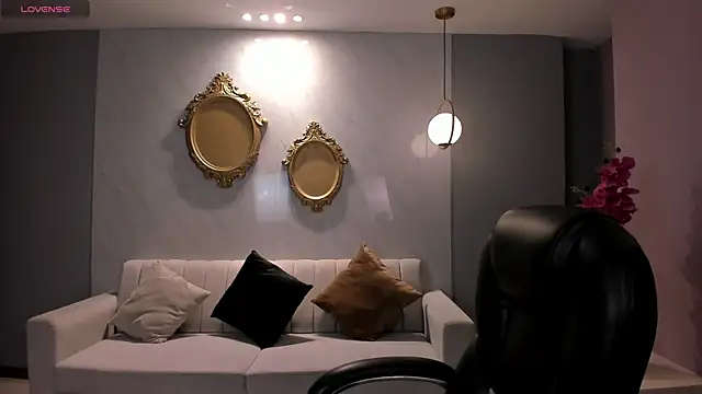 Snapshot of MartinnaBonnet chatting on February 2025 11:33:01 AM MartinnaBonnet online show from February 2025 11:33:01 AM