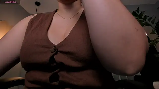 Snapshot of MartinnaBonnet chatting on March 2025 11:33:02 AM MartinnaBonnet online show from March 2025 11:33:02 AM