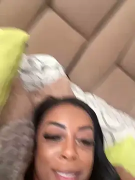 Snapshot of Amber_Parker chatting on February 2025 08:40:01 PM Amber Parker online show from February 2025 08:40:01 PM