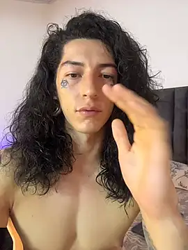 Snapshot of tommylongxx chatting on November 2025 09:53:01 PM tommylongxx online show from November 2025 09:53:01 PM