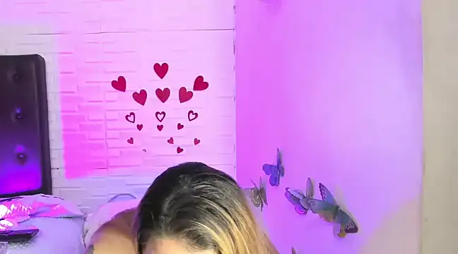 Snapshot of AndreaLombana chatting on March 2025 09:32:02 PM AndreaLombana online show from March 2025 09:32:02 PM