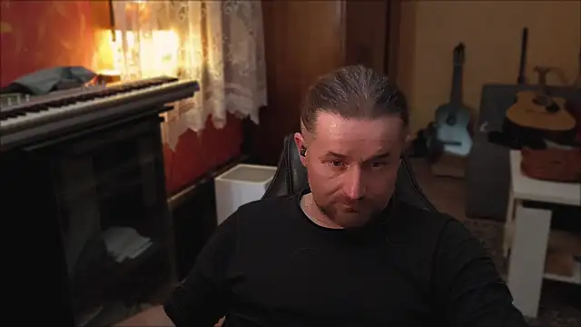 Mosiadz1975 online show from February 2025 11:47:02 PM