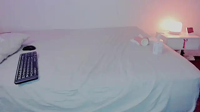 Snapshot of Amelia75 chatting on December 2024 10:57:02 PM Amelia75 online show from December 2024 10:57:02 PM