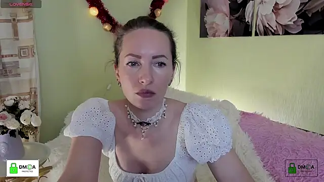 Snapshot of Queenymel chatting on January 2025 03:32:02 PM Queenymel online show from January 2025 03:32:02 PM